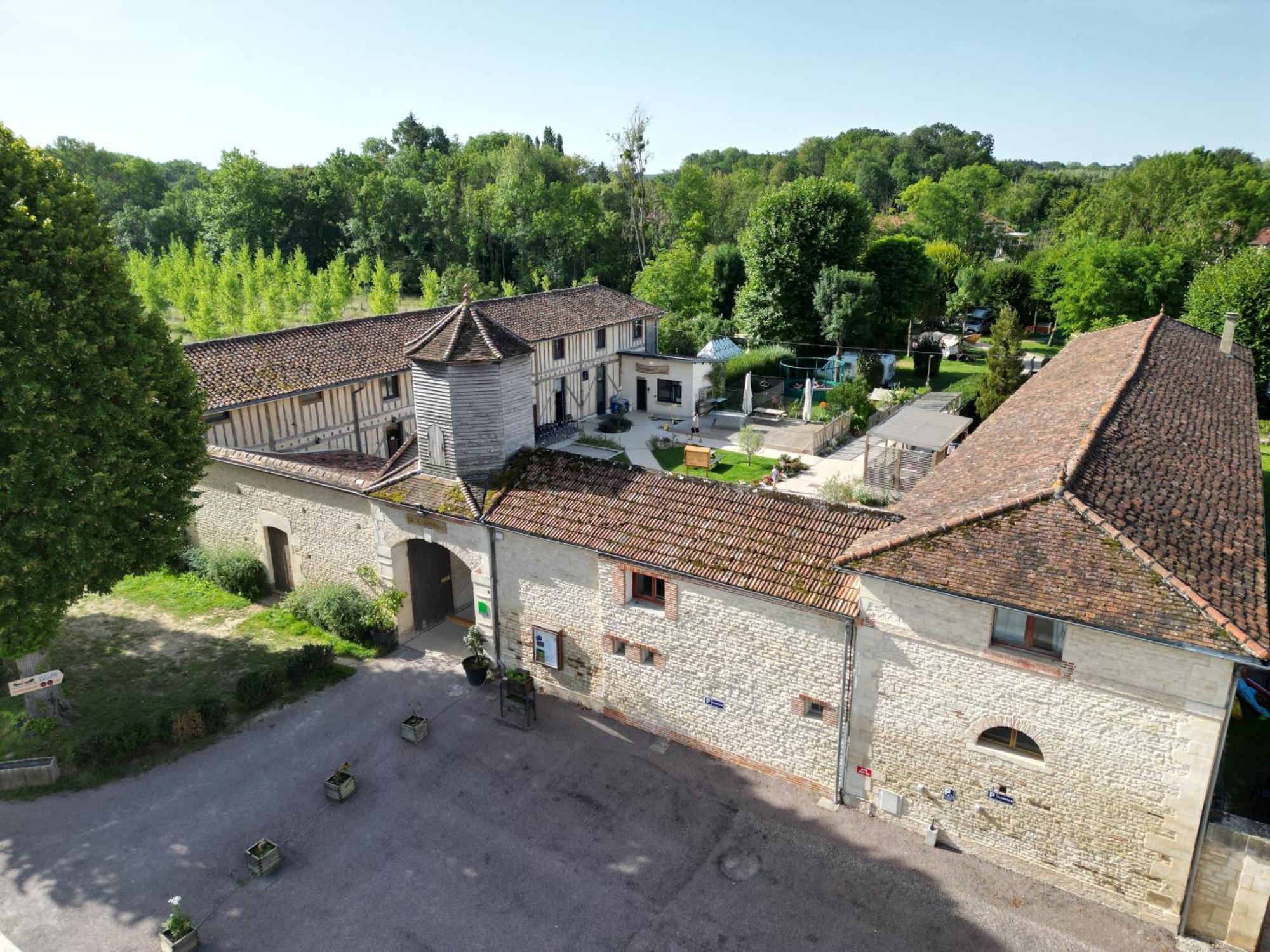 Bed and Breakfast Domaine Le Colombier Dienville Exterior foto